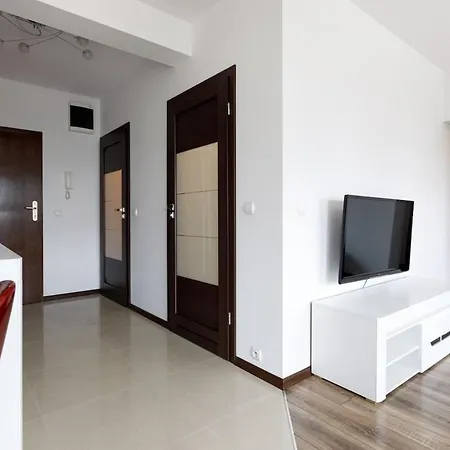 Urban Chic - Great Location - 2 Bedrooms& Legnicka