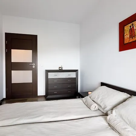 Urban Chic - Great Location - 2 Bedrooms& Legnicka Daire