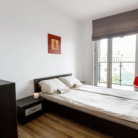 Daire Urban Chic - Great Location - 2 Bedrooms& Legnicka