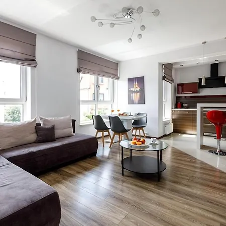 Daire Urban Chic - Great Location - 2 Bedrooms& Legnicka *