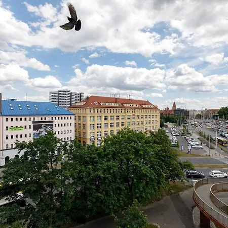 Urban Chic - Great Location - 2 Bedrooms& Legnicka Daire Wroclaw