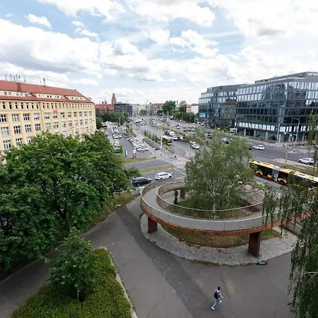 Urban Chic - Great Location - 2 Bedrooms& Legnicka Daire *